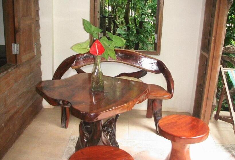 منتجع Art S Riverview Lodge