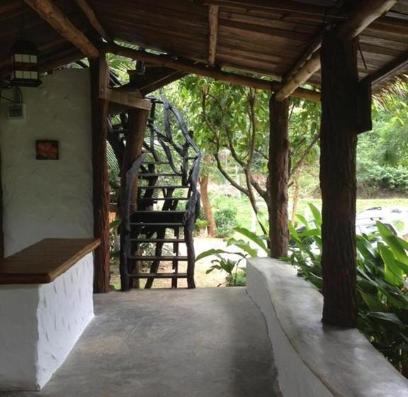 Resort Baan Pong Tara