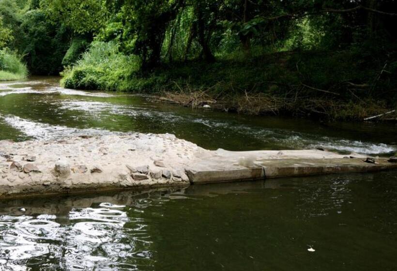 Resort Baan Pong Tara