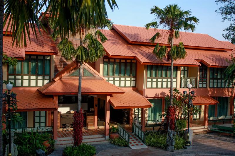 渡假胜地  Chuchaiburi Sri Amphawa