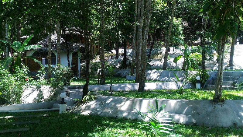 منتجع Flower Power Farm Village