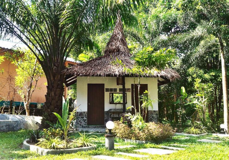 منتجع Flower Power Farm Village