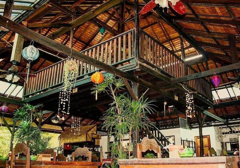 منتجع Flower Power Farm Village