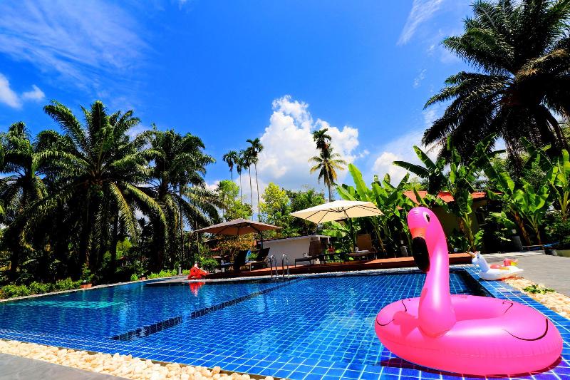 Курорт Neenlawat Riverside