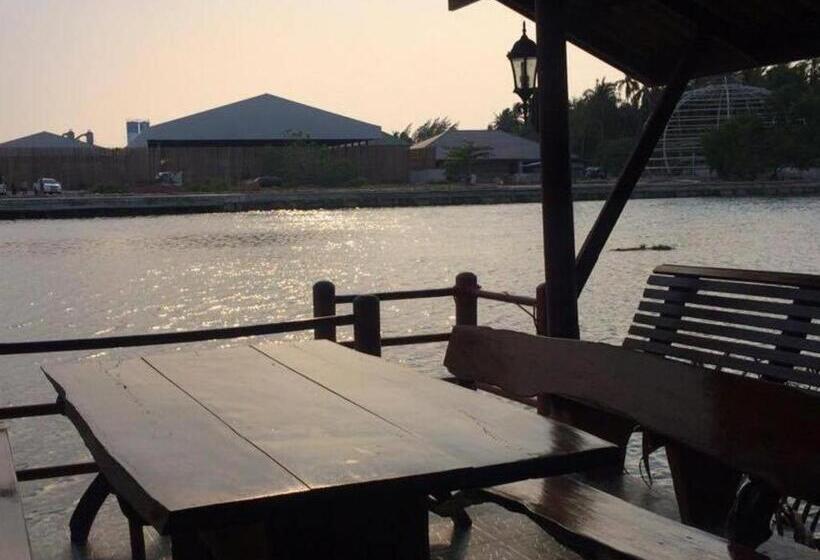 Ruennamyen Resort Amphawa