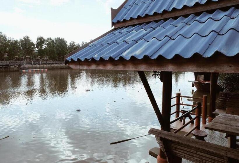 Ruennamyen Resort Amphawa