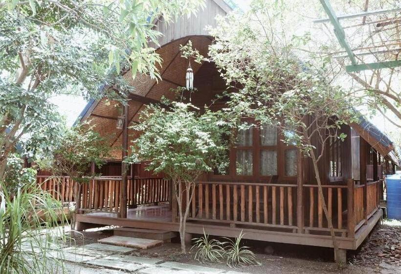 Ruennamyen Resort Amphawa