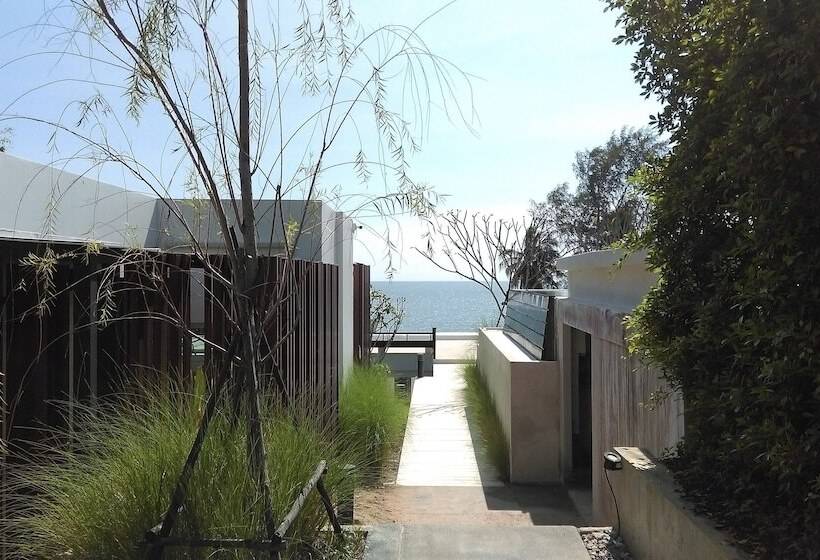 Seanery Beach Resort