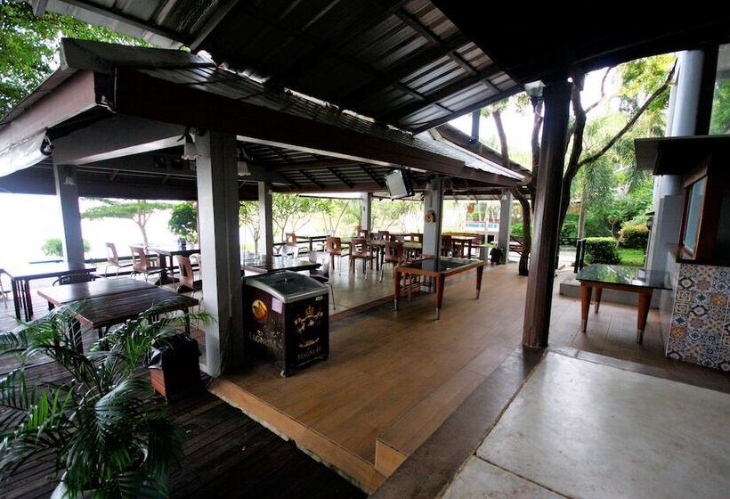 Seashell Village Resort