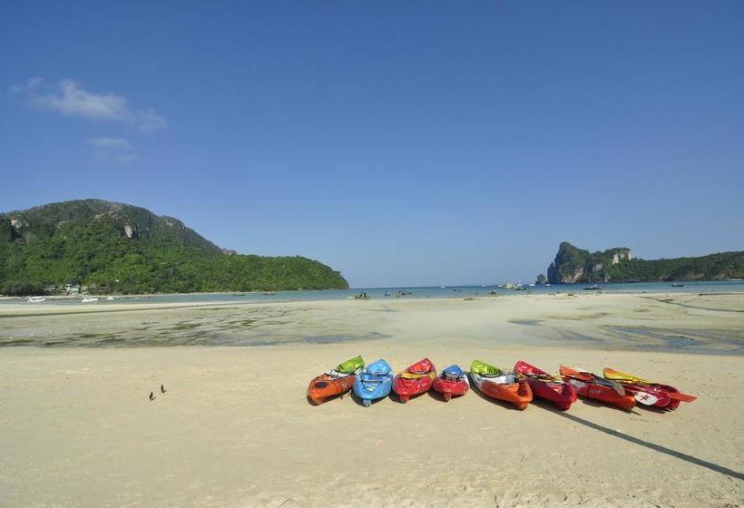 Slinky Hostel @ The Beach