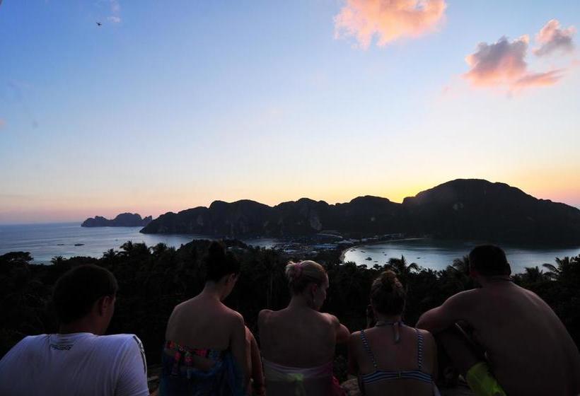 Slinky Hostel @ The Beach