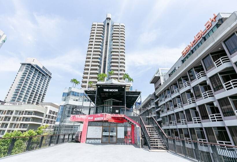 The Bedrooms Hostel Pattaya