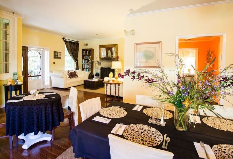 تختخواب و صبحانه Tybee Island Inn