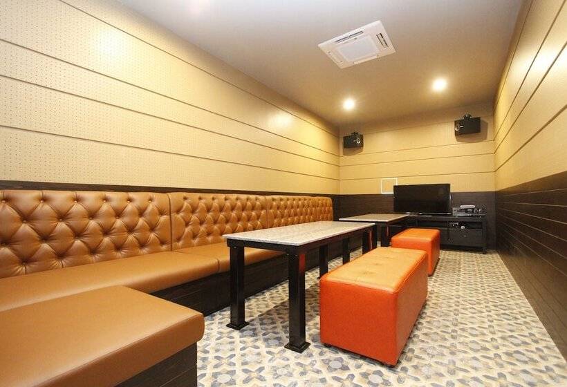 Villa Blanca Hotel & Restaurant