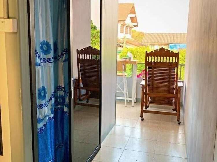 Wanderlust Bangkok Hostel