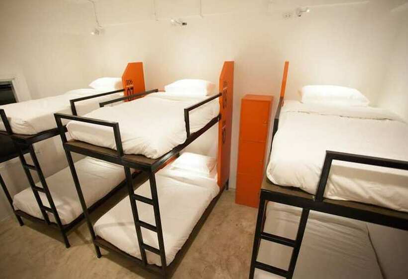 Mad Monkey Chiang Mai   Hostel