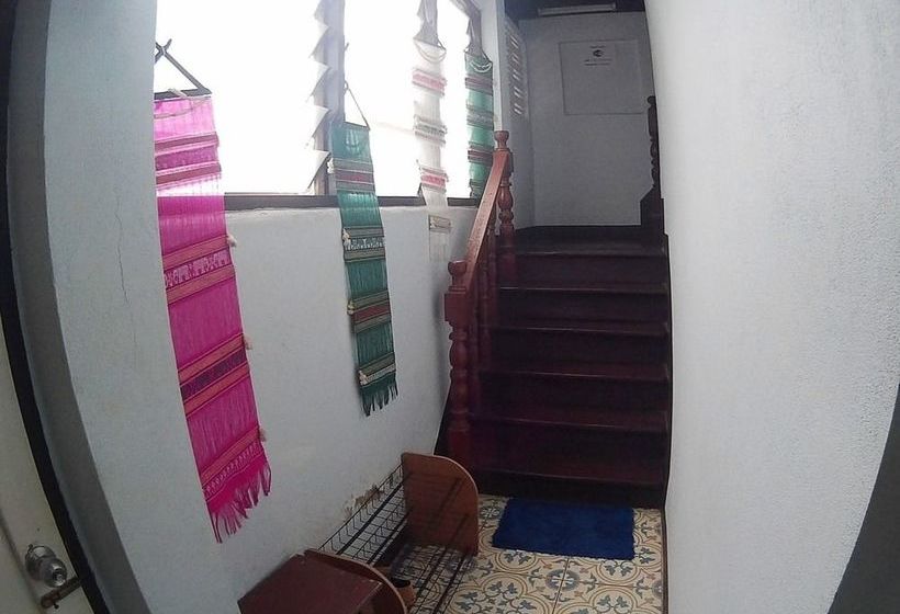 הוסטל Twin House At Tapae