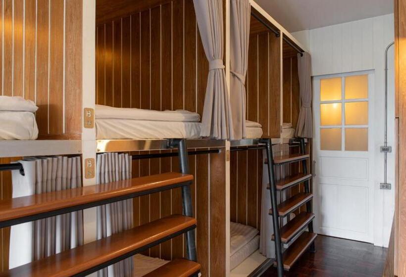 Bed Addict Hostel