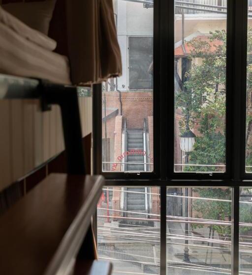 Bed Addict Hostel