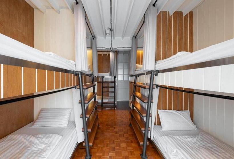 Bed Addict Hostel