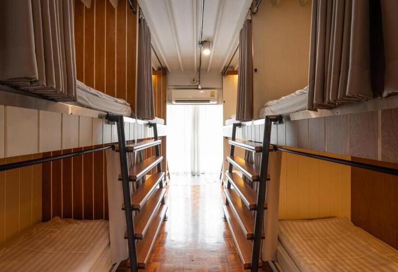 Bed Addict Hostel