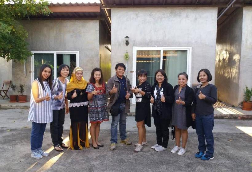 Bed and Breakfast Maesai Holic Lodge