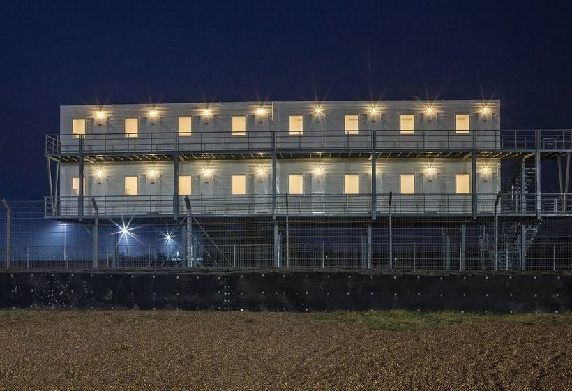 בית מלון כפרי Bric Box  Buriram