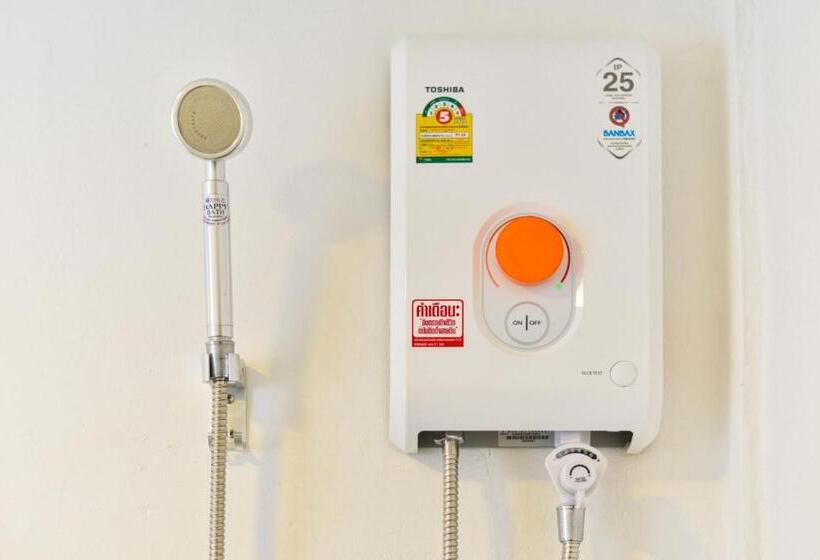 فندق 1715 House & Caff Resort, Phuket