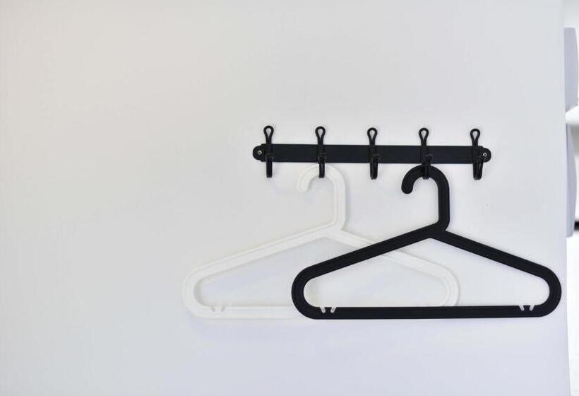 فندق 1715 House & Caff Resort, Phuket