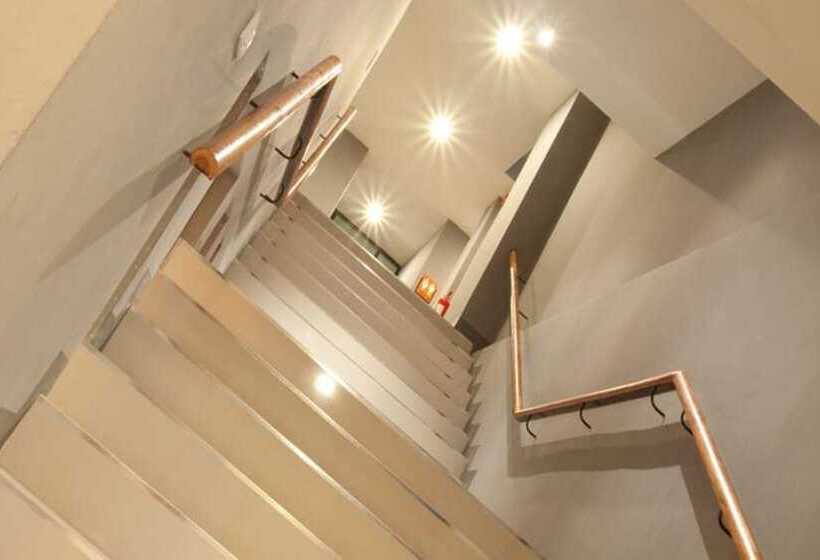 Abizz Hotel Lampang Airport