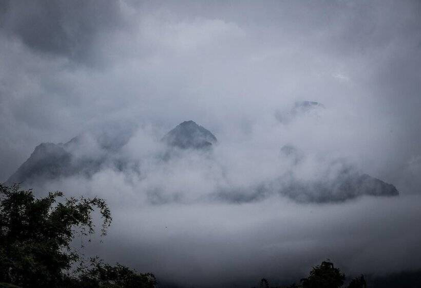 Отель Azalea Village Wellness Resort