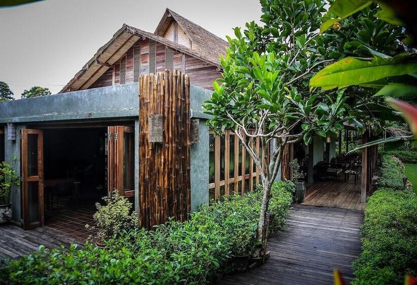 Отель Azalea Village Wellness Resort