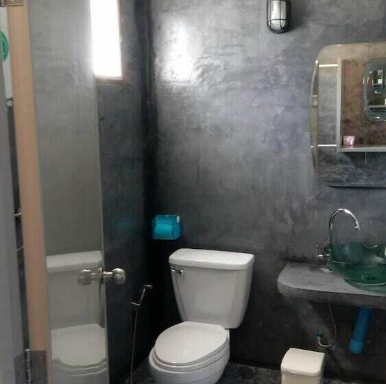 Отель Baan Kiengtalay Samroiyod