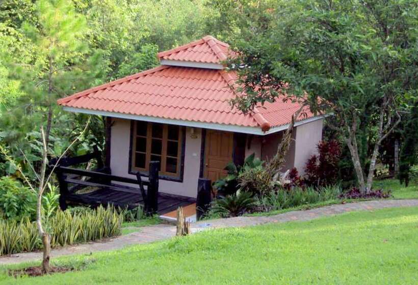 호텔 Baan Phuthadol