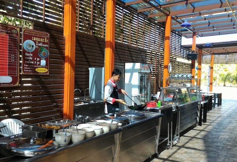 Hotel Baan Suan Khun Ta And Golf Resort