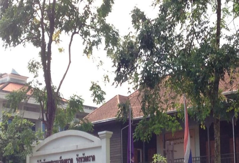 Отель Baanrimnam Resort Trat