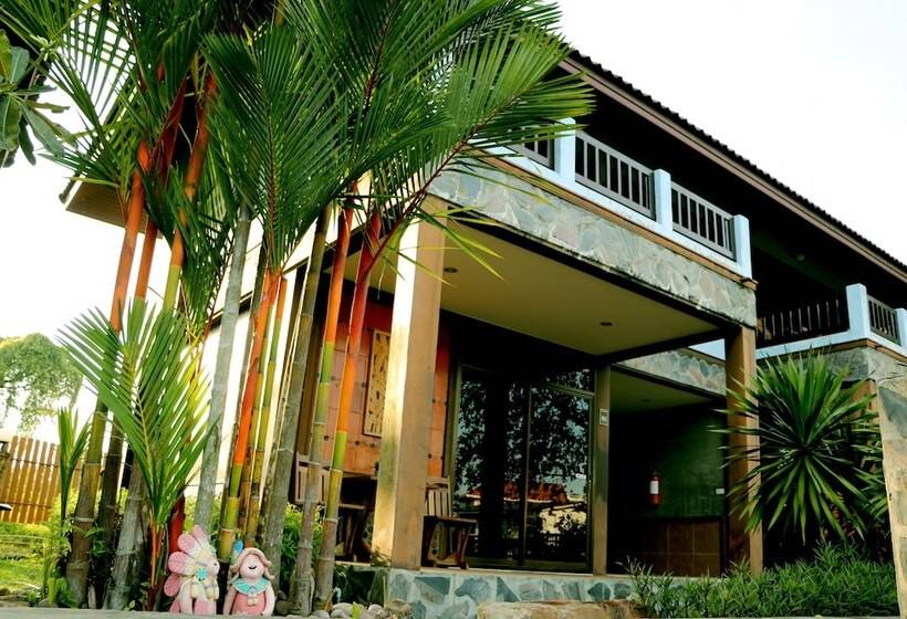 Отель Baanrimnam Resort Trat