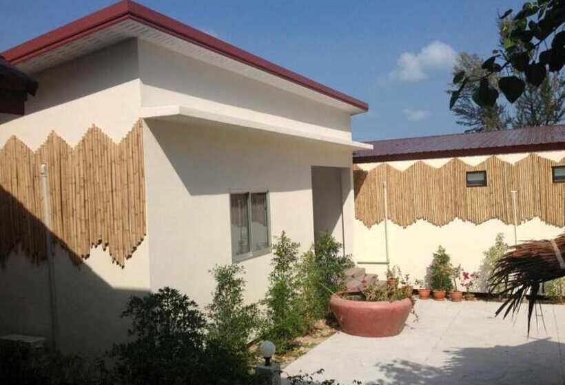 בית מלון כפרי Bamboo Resort