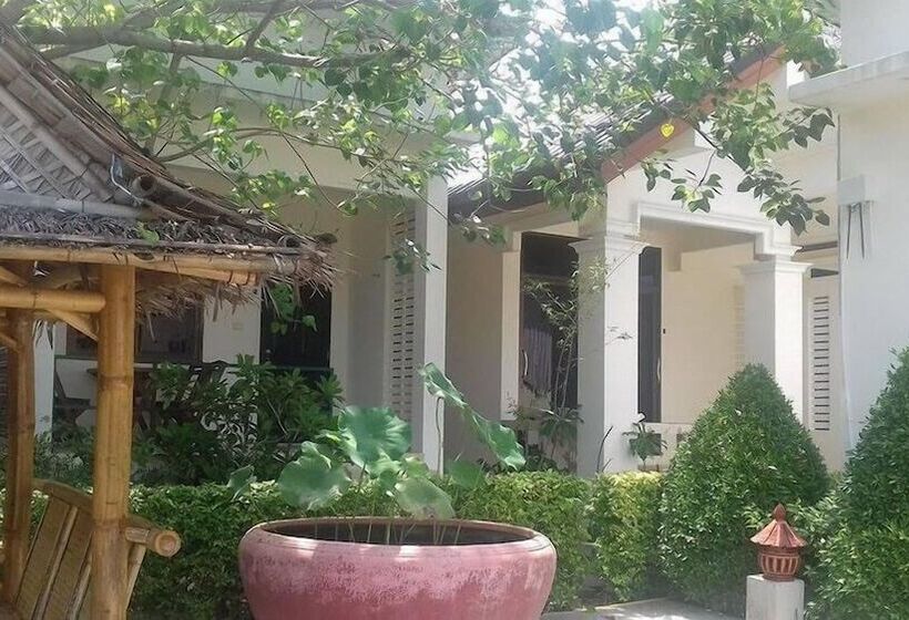 בית מלון כפרי Bamboo Resort