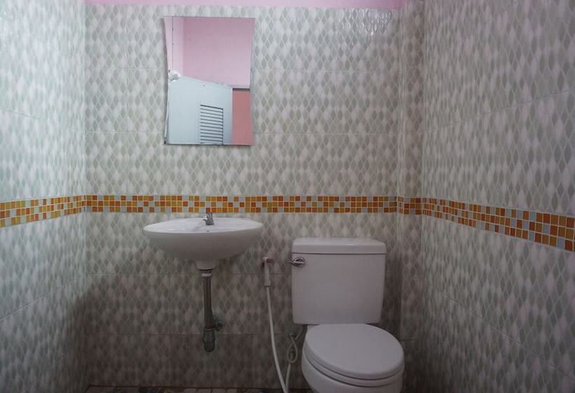 호텔 Bann Kwanlada