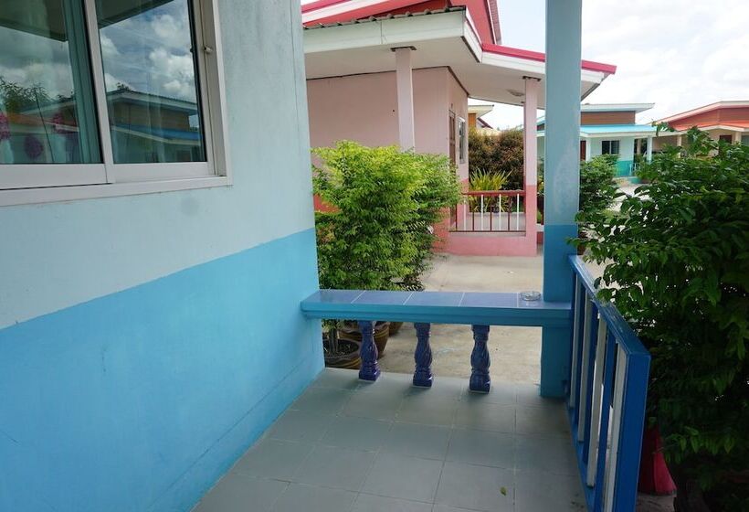 호텔 Bann Kwanlada