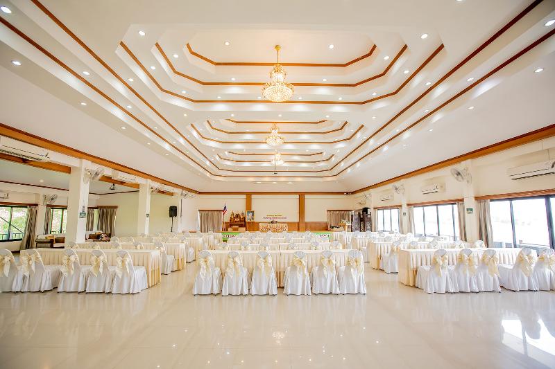 호텔 Chiangkhan River Mountain Resort