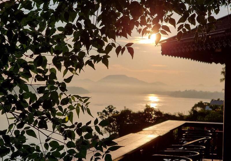 호텔 Chiangkhan River Mountain Resort