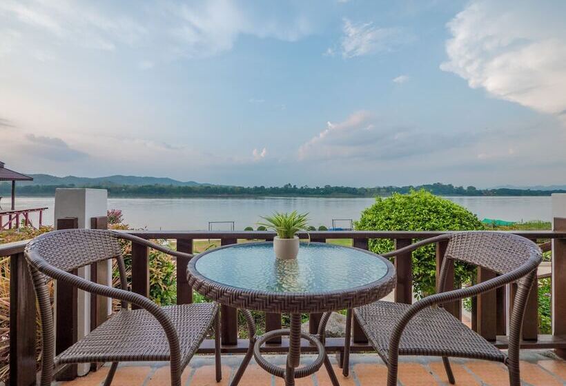 호텔 Chiangkhan River Mountain Resort