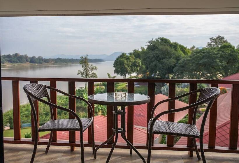 호텔 Chiangkhan River Mountain Resort