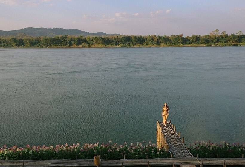 호텔 Chiangkhan River Mountain Resort