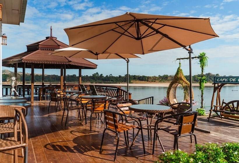 호텔 Chiangkhan River Mountain Resort