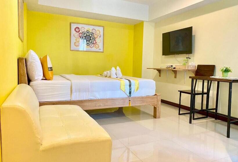 Отель Chinda Boutique