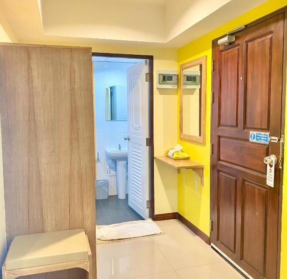 Отель Chinda Boutique