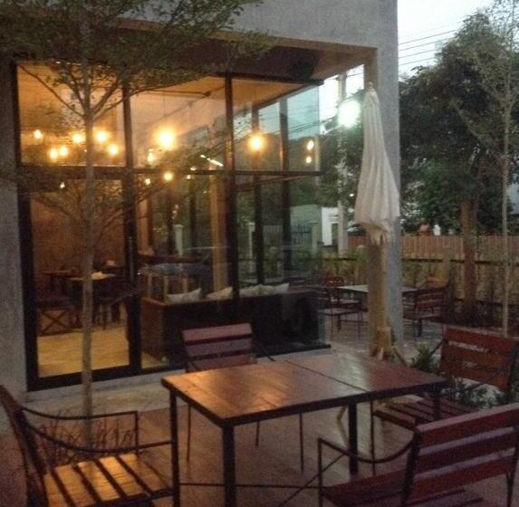 Отель Come Moon Loft